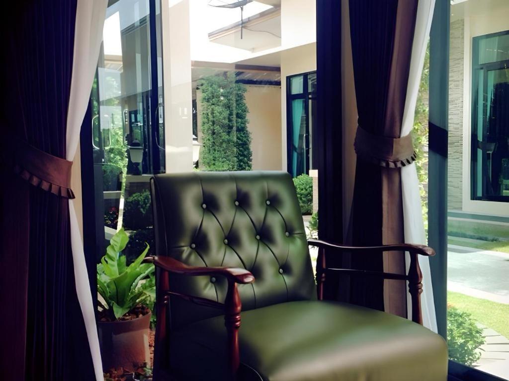 Med Room Korat Nakhonratchasima Εξωτερικό φωτογραφία