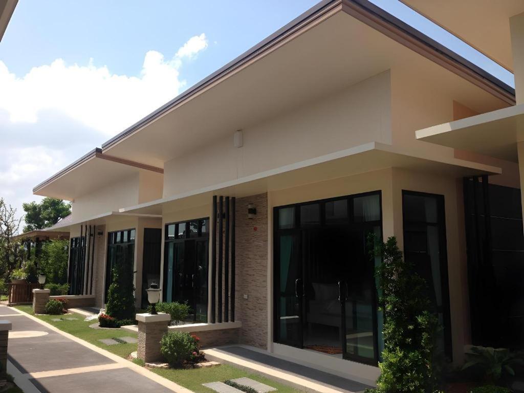 Med Room Korat Nakhonratchasima Εξωτερικό φωτογραφία